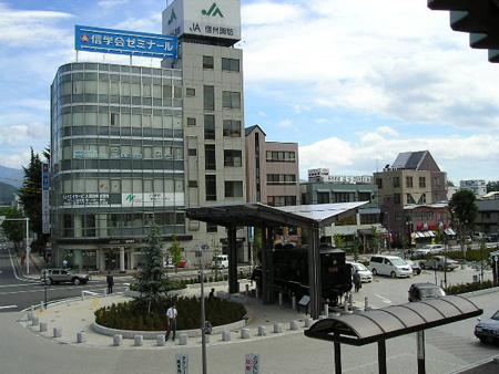 茅野駅東口のロータリー